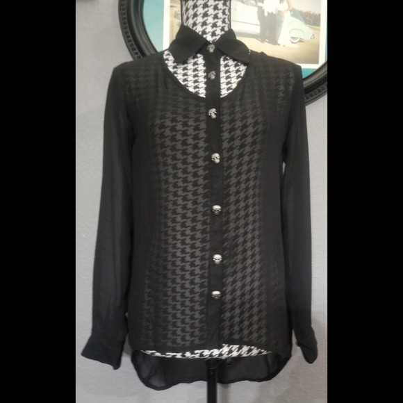 Sheer Skull Button Blouse - Picture 3 of 8